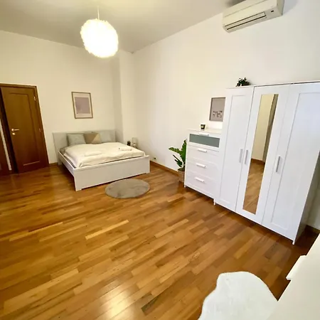 Apartment Vera - Old Town, Ac, Balcony